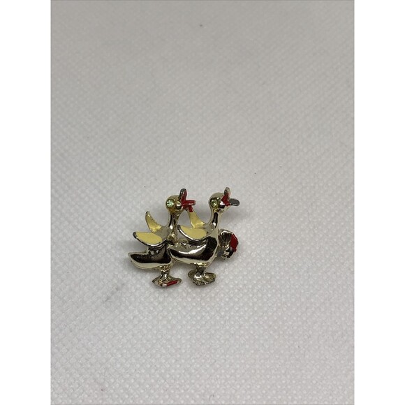VTG Gold Tone Green Rhinestone Enameled Ducks Scatter Pin Brooch - Picture 2 of 12